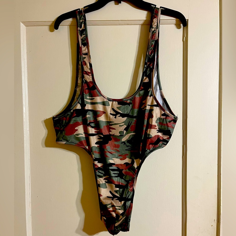 Mens High-Stretch Camouflage Fitness Bodysuit